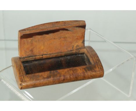 Early 19th century Walnut snuff box, circa 1810
