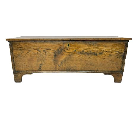 Oak six plank boarded blanket box, hinged lid enclosing candle box, the front with applied mouldings, on bracket feet Dimensi