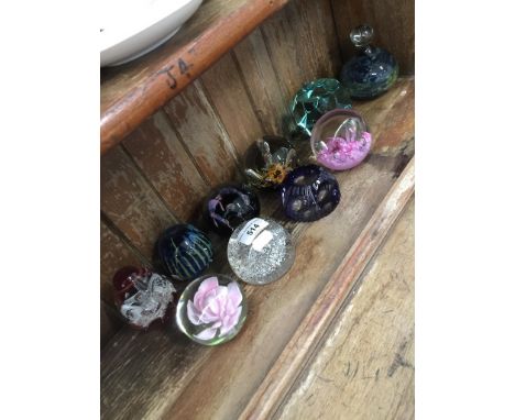 10 glass paperweights including Caithness and Mdina 