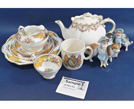 Hammersley tea service, floral bouquet with yellow and green banded borders and other sundry pieces 