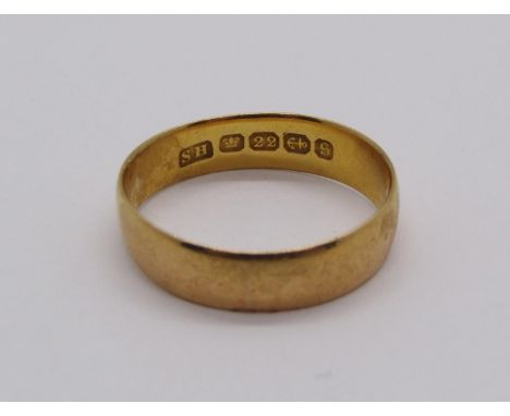 22ct wedding ring, size M, 2.9g 