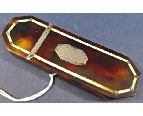 A Georgian tortoiseshell patch box inlaid with silver and ivory, the hinged lid mirror lined, 7.5cm 