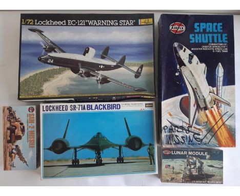 5 model aircraft kits, all 1:72 scale including Heller Lockheed EC-121 Warning Star, Hasegawa Lockheed SR71-A Blackbird, Airf