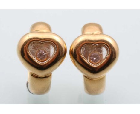 GG 750/000 Gelbgold Ohrringe in Herzform, Modell Happy Diamonds, mit einem zentralen Brillanten von je 0,05 ct, schöne brilan
