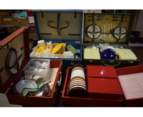 Picnic Baskets - a four setting picnic set; another; others, Sirram; etc (4) 