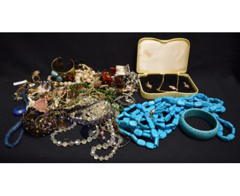 Costume Jewellery - a retro turquoise effect five strand tablet necklace;  others, crystal beads, collars,, simulated jade et