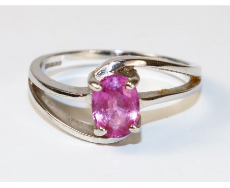 Pink sapphire white gold ring hallmarked 18ct   Condition Report   Click here for further images, condition, auction times & 