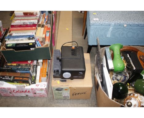 A Zeiss Ikon autofocus compact projector and screen 