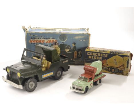 A Nomura (TN) Japan Radar Jeep, battery-operated tinplate Jeep with military green body, tinplate US Army figures, rubber tyr