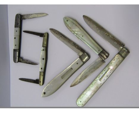 5 MOTHER OF PEARL HANDLED FRUIT KNIVES, 3 of which are silver bladed 