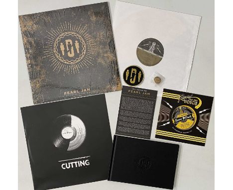 THIRD MAN VAULT - PACKAGES #29 &amp; 3#39 (PEARL JAM / SLEEP). A smashing pack of 2 Third Man Records Vault Packages. Package