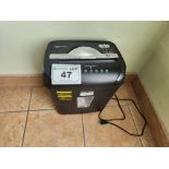 Amazon Basics Paper Shredder