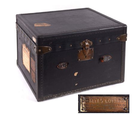MALLES GOYARD VINTAGE HAT BOX circa 1920's/30's, a canvas and wooden trunk with brass lock plate and corners (missing leather
