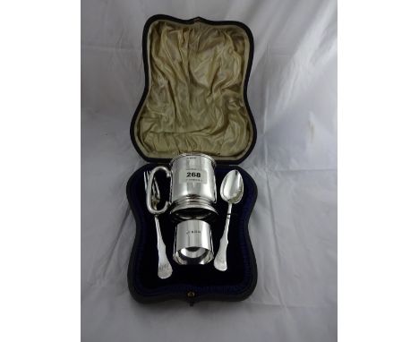 A Victorian silver boxed Christening set, Thomas Levesley Sheffield 1900, 230g