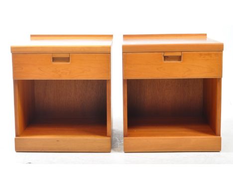 White &amp; Newton - A pair of vintage mid 20th century White &amp; Newton teak wood bedside tables. Each bedside raised on a
