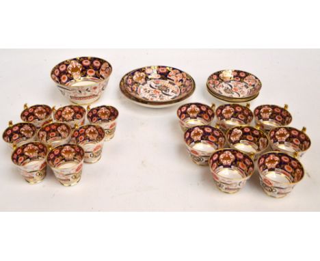 A quantity of c.1840 Spode Imari teaware, pattern 2375, comprising a large shallow bowl, a small shallow bowl, a slop bowl, e