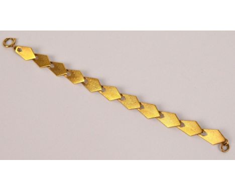 A 9ct yellow gold Art Deco engine turned decorated bracelet with shaped lozenge links, length 16cm, approx 8.8g.