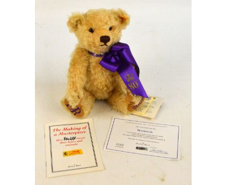 A Steiff 2006 Windsor teddy bear, no.662416, retailed by Danbury Mint, with yellow and red tag to ear and Steiff swing tag, w