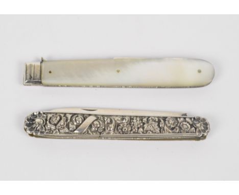 A George IV hallmarked silver bladed pen knife with elaborately floral and foliate scroll decorated handle, William Nowill, S