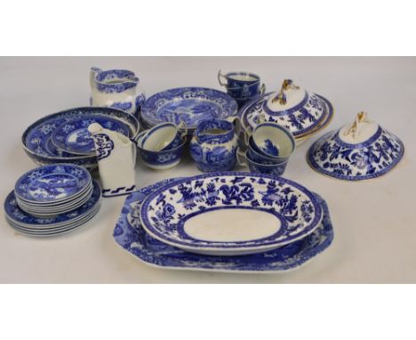 A collection of assorted blue and white transfer decorated ceramic dinnerware including Copeland Spode Italian platter, six s