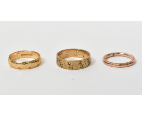 Three 9ct gold rings, comprising two yellow gold examples with incised decoration and a similar rose gold example, sizes Q, P