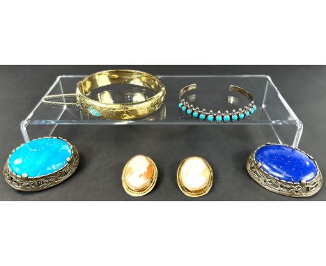 2 cameo brooches of classical female heads, in 9ct gold mounts; a silver and gilt bangle, 2 large oval vintage brooches, 1 la