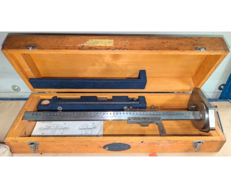 A cased Chesterman Precision Tools 369 height gauge with instructions