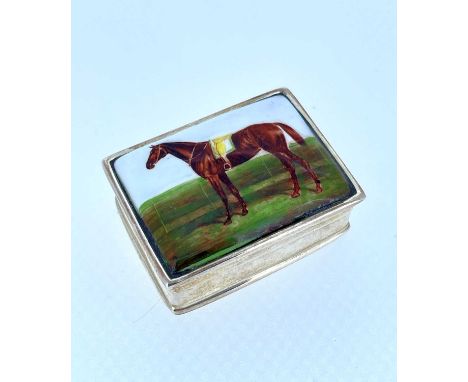 MODERN ENAMELLED SILVER SNUFF BOX, top decorated with a portrait of a racehorse, 0.85ozt