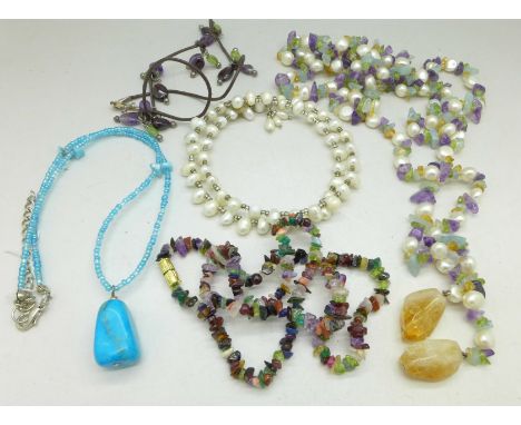 Gem set jewellery including pearl, amethyst and peridot necklace with silver clasp, etc., 150g