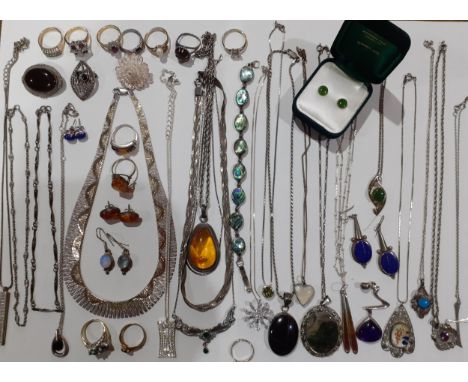 A quantity of silver and white metal jewellery, mainly chains, to include an Italian silver and silver gilt necklace, an Abal