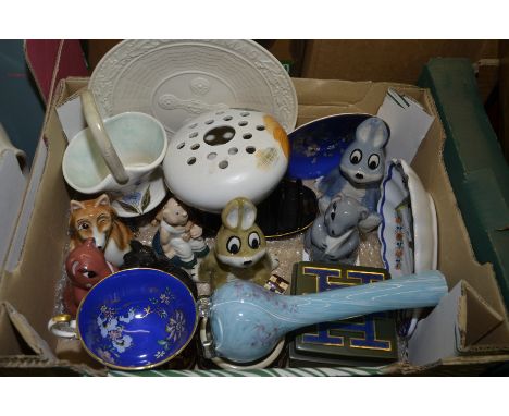 Selection of Arthur Hare animal ornaments, Wade, Belleck Christmas plate etc.