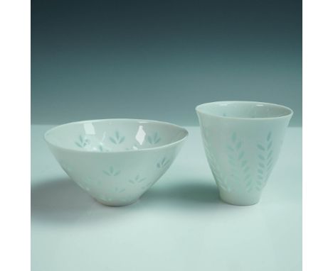 Striking 2-piece rice porcelain set designed by Friedl Holzer-Kjellberg (1905â€“1993) for Arabia Finland, featuring one bowl 