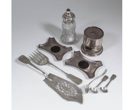A George IV silver fiddle pattern fish slice by Joseph Walley, Chester 1828, a Victorian silver fiddle pattern fish fork by H