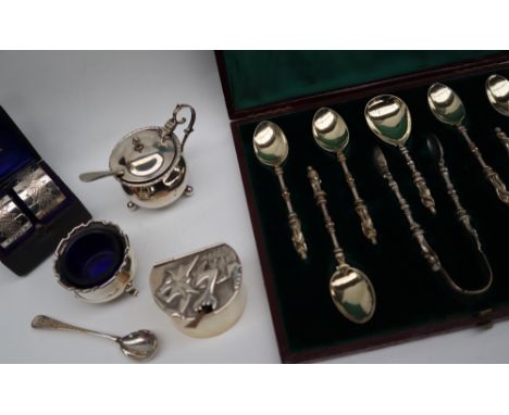 A set of six Victorian silver gilt apostle spoons and matching sugar nips and caddy spoon, London, 1871, William Edwards, cas