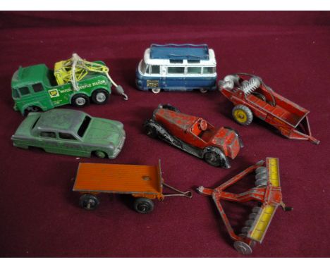 Small selection of diecast vehicles including Matchbox, Matchbox Service Station, breakdown tractor, Dinky etc. 