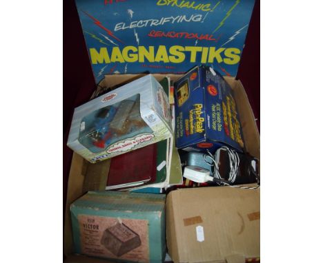 Selection of model railway power packs, control units, small selection of Thomas the Tank Engine, Magnastiks box set etc 