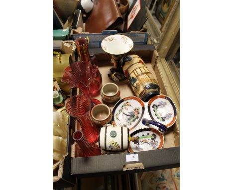 A TRAY OF CRANBERRY GLASS & CERAMIC ITEMS TO INC AN AYNSLEY TRUMPET VASE