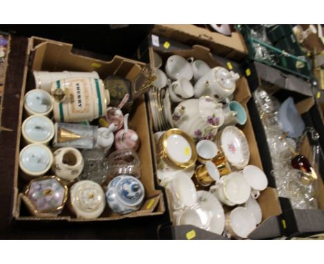 TWO TRAYS OF CHINA & CERAMICS TO INC POOLE, WADE ETC