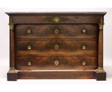A GOOD 19TH CENTURY FRENCH MAHOGANY, ORMOLU AND MARBLE COMMODE, with a grey veined rectangular marble top, a frieze drawer, a