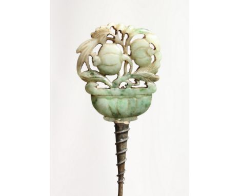 A CHINESE JADE HAIR PIN 7ins long