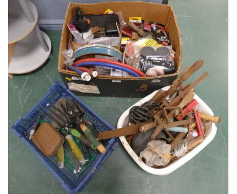 Quantity of hand tools
