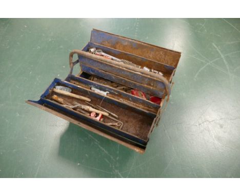 Vintage cantilever toolbox and small quantity of hand tools 