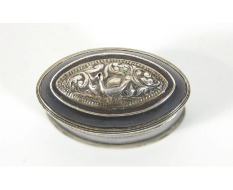 A 19th century silver and copper mounted snuff box, 5.5cm high x 6cm wide x 3.5cm deep