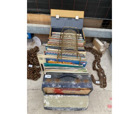 A LARGE COLLECTION OF VINTAGE LP RECORDS 