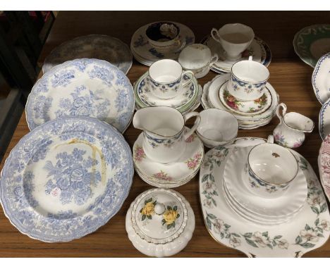 A QUANTITY OF CHINA CUPS, SAUCERS, PLATES, JUGS, ETC 