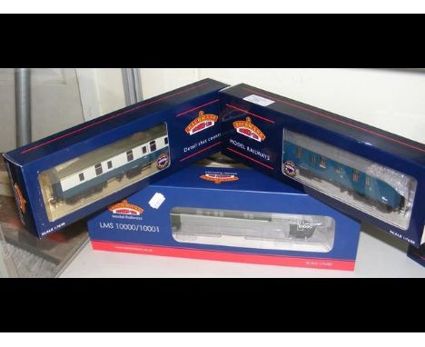 A boxed Bachmann LMS 10000 Train, together with two boxed Bachmann Coaches 