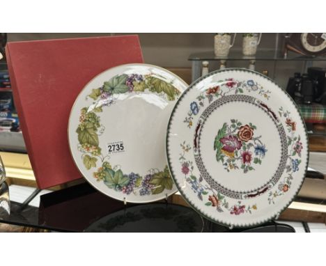 A boxed Spode cake plate &amp; an unboxed Royal Worcester cake plate