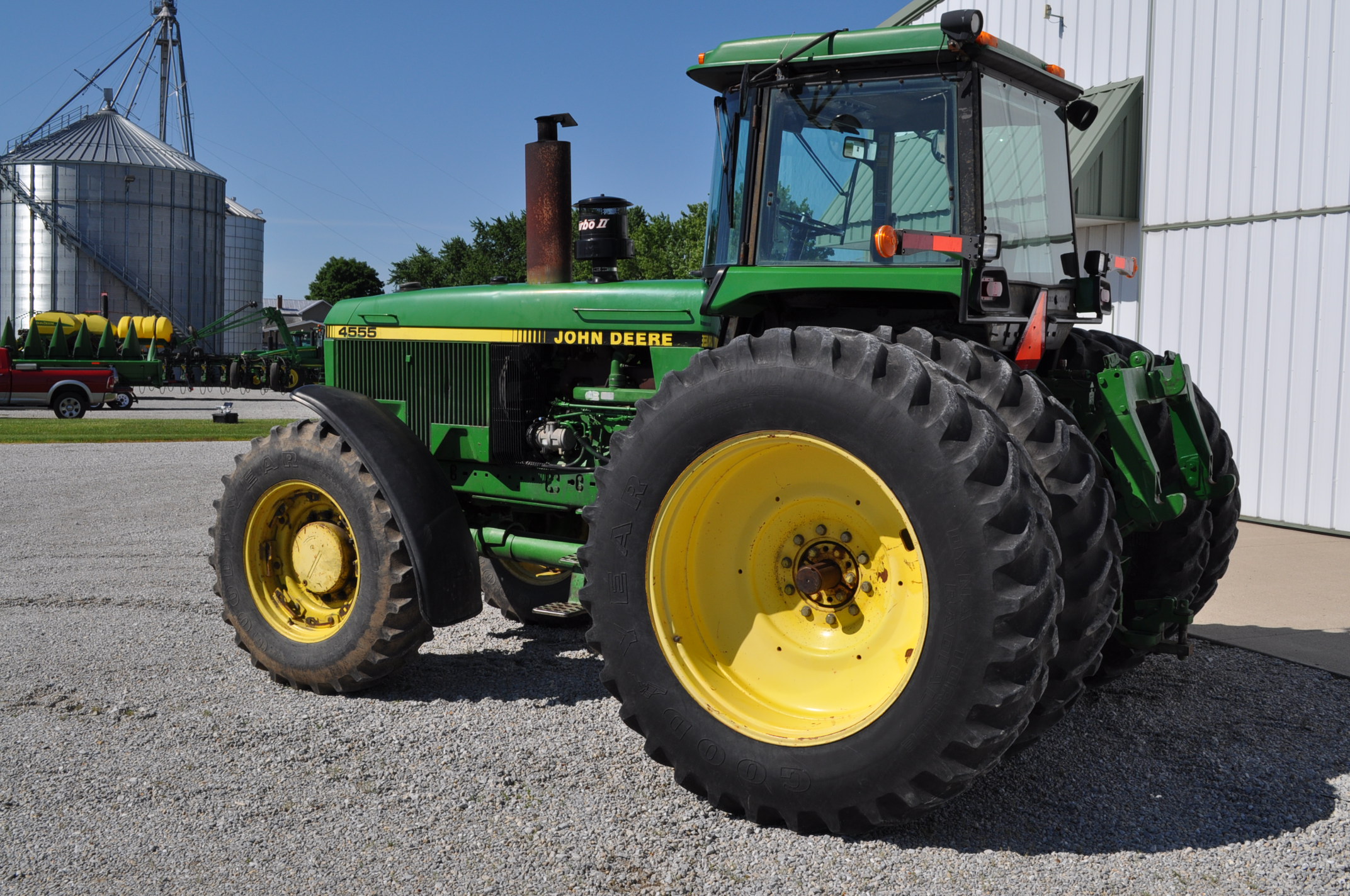 John Deere 4555 tractor, MFWD, CHA, 18.4x42 duals, 14.9x30 front tires ...
