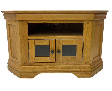 Light oak corner television standDimensions: Height:&nbsp;59cm&nbsp; Length/Width:&nbsp;98cm&nbsp; Depth/Diameter:&nbsp;50cm