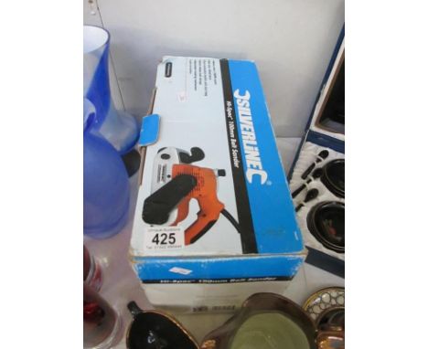 A boxed silverline Bell Sander